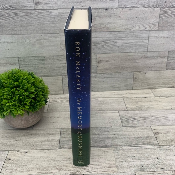 The Memory Of Running a novel - Picture 4 of 4